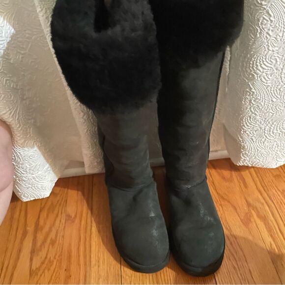 Ugg Bailey button over the knee black fur boots size 7 - Picture 2 of 5